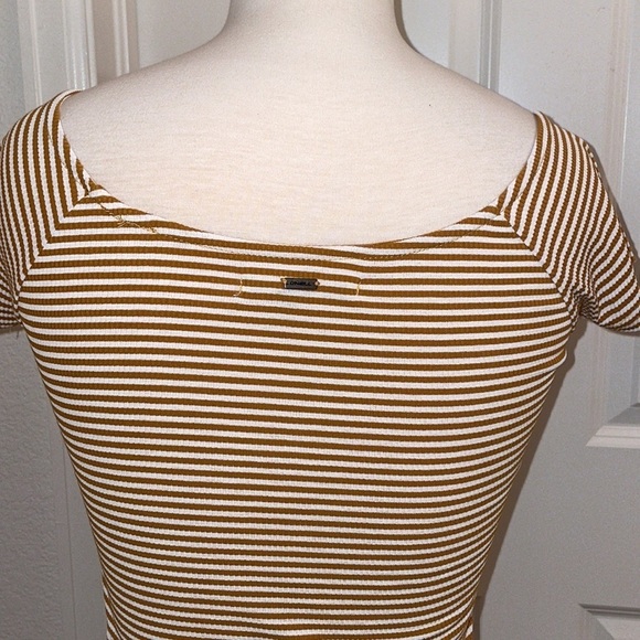 O'NEILL yellow and white striped scoop neck top in women's size Medium - Picture 5 of 9